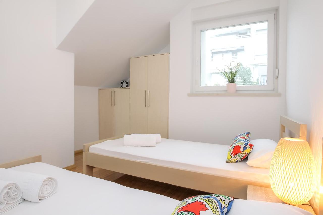 Apartments Tomana Novalja Zimmer foto